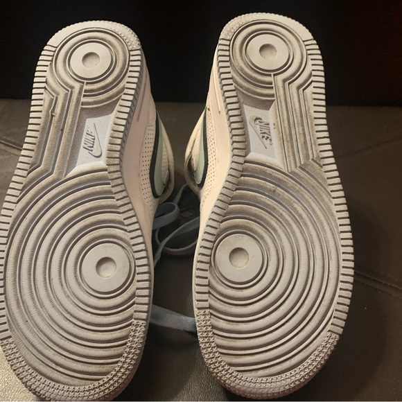 Women’s Air Force 1 mid. - Picture 6 of 7